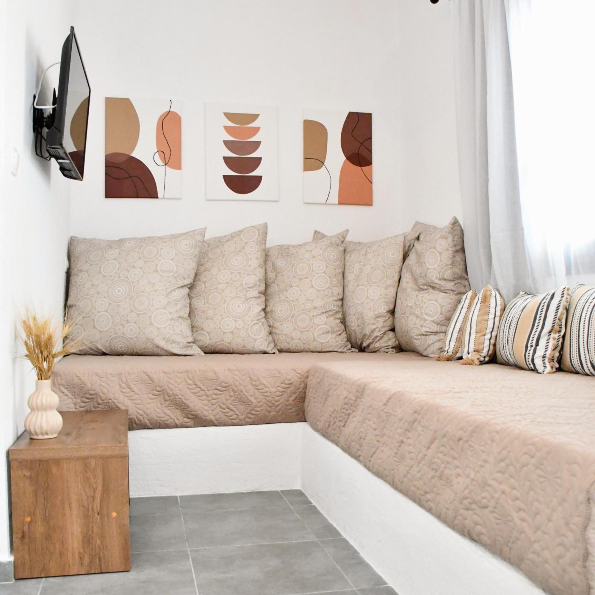Heliofos Apartment *