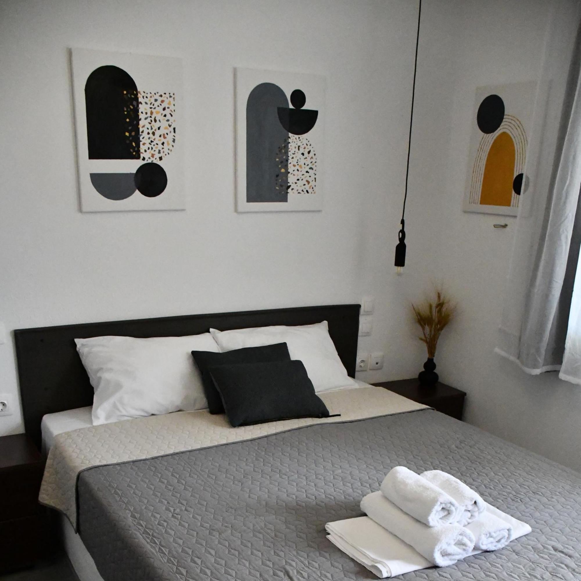 Heliofos Apartment *